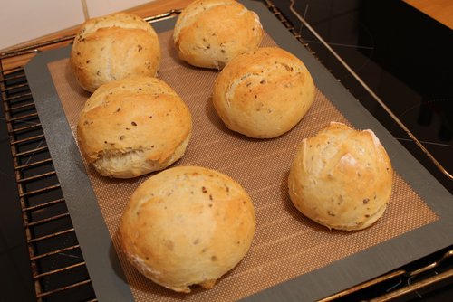 Dinkel Sonntagsbrötchen – Fluffig & gesund – Soßen Rezept – selber machen