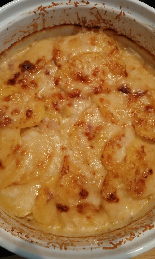 Kartoffelgratin Rezept – Cremig überbacken mit Käse – einfach kochen