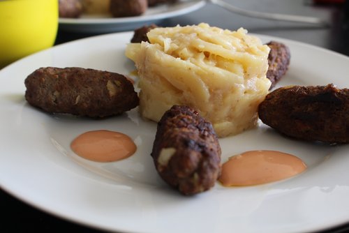Kartoffelsalat Rezept – Der klassische mit Mayonnaise – einfach kochen