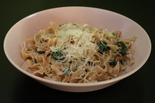 Pasta mit Spinat & Blauschimmelkäse – Cremig & würzig – Pasta Rezept – einfach kochen