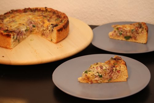 Zwiebelkuchen Rezept – Herzhafter Hefekuchen für den Herbst – selber machen